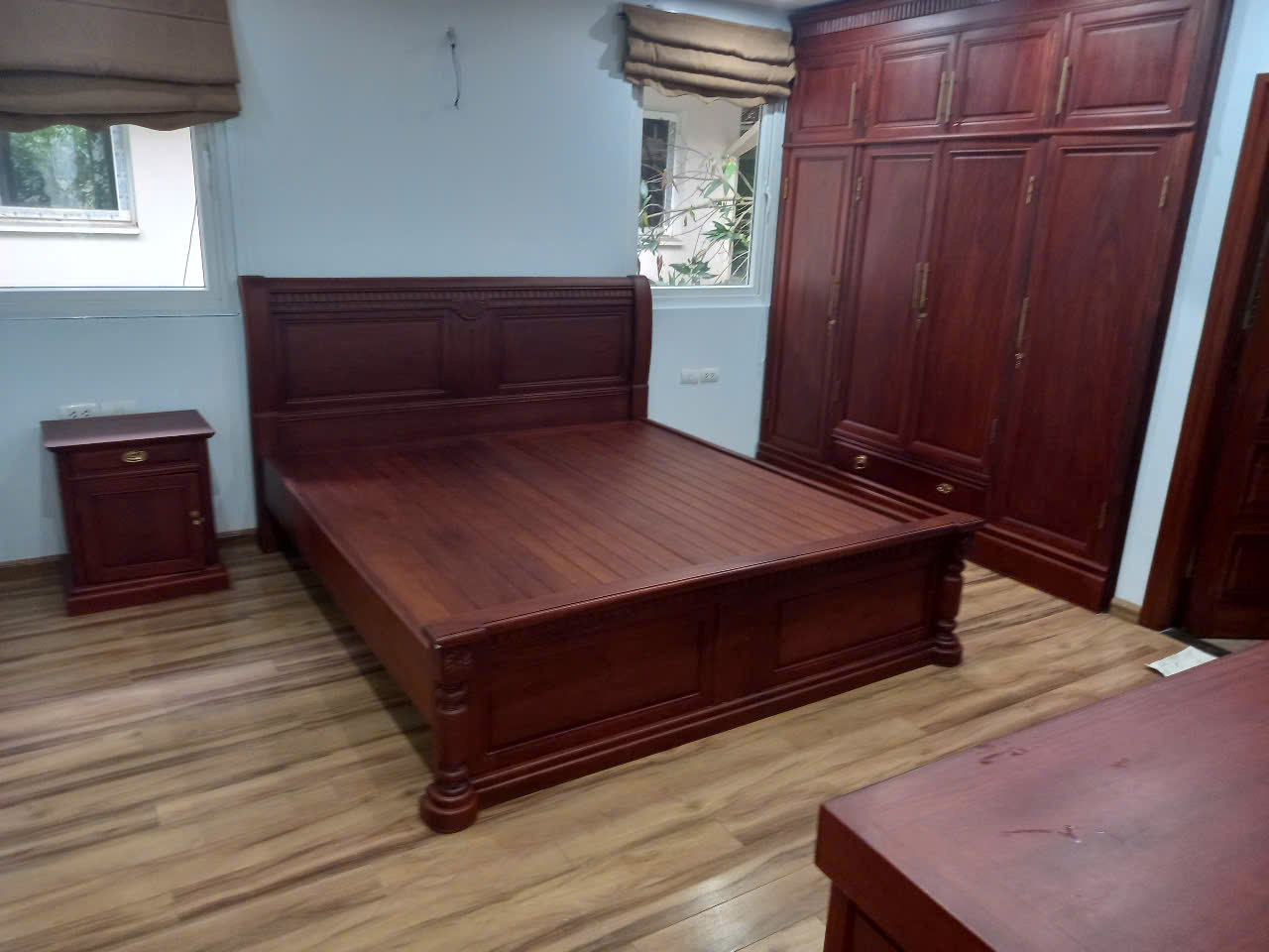 Bán Biệt Thự Đơn lập căn góc 320m2, đầy đủ đồ bên khu vườn mai Ecopark 5