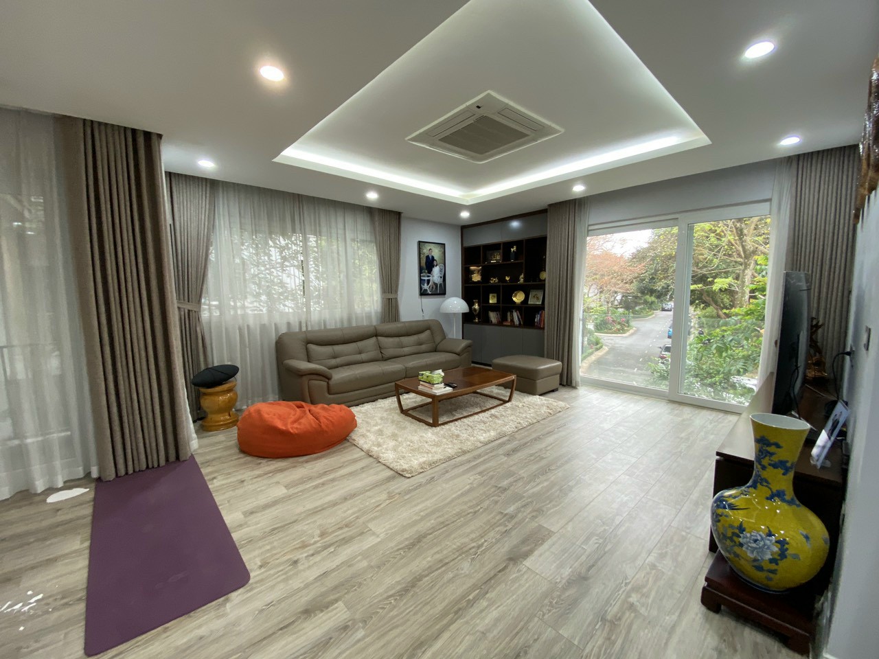 Biệt thự Đơn lập 324m2,full đồ đẹp bên khu Vườn Mai Ecopark cần bán 1