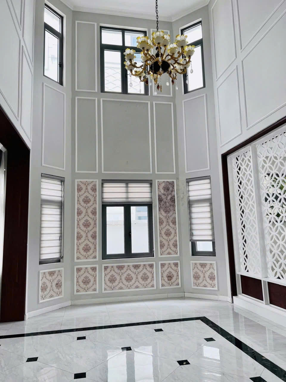 Biệt thự đơn lập 4 phòng ngủ, full nội thất đẹp bên khu Harmony Vinhomes Riverside cho thuê 4