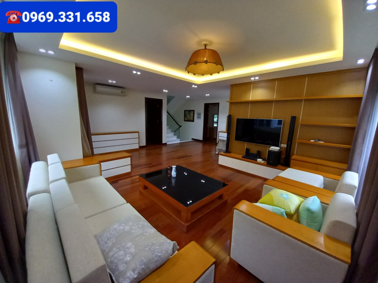 Biệt thự đơn lập 540m2, sân vườn rộng bên Vườn Tùng Ecopark cần cho thuê 1