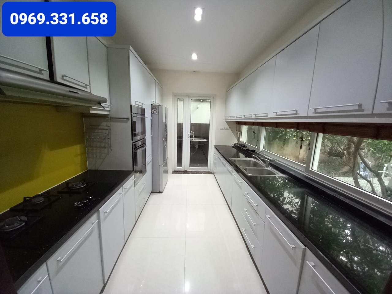Biệt thự đơn lập 540m2, sân vườn rộng bên Vườn Tùng Ecopark cần cho thuê 3