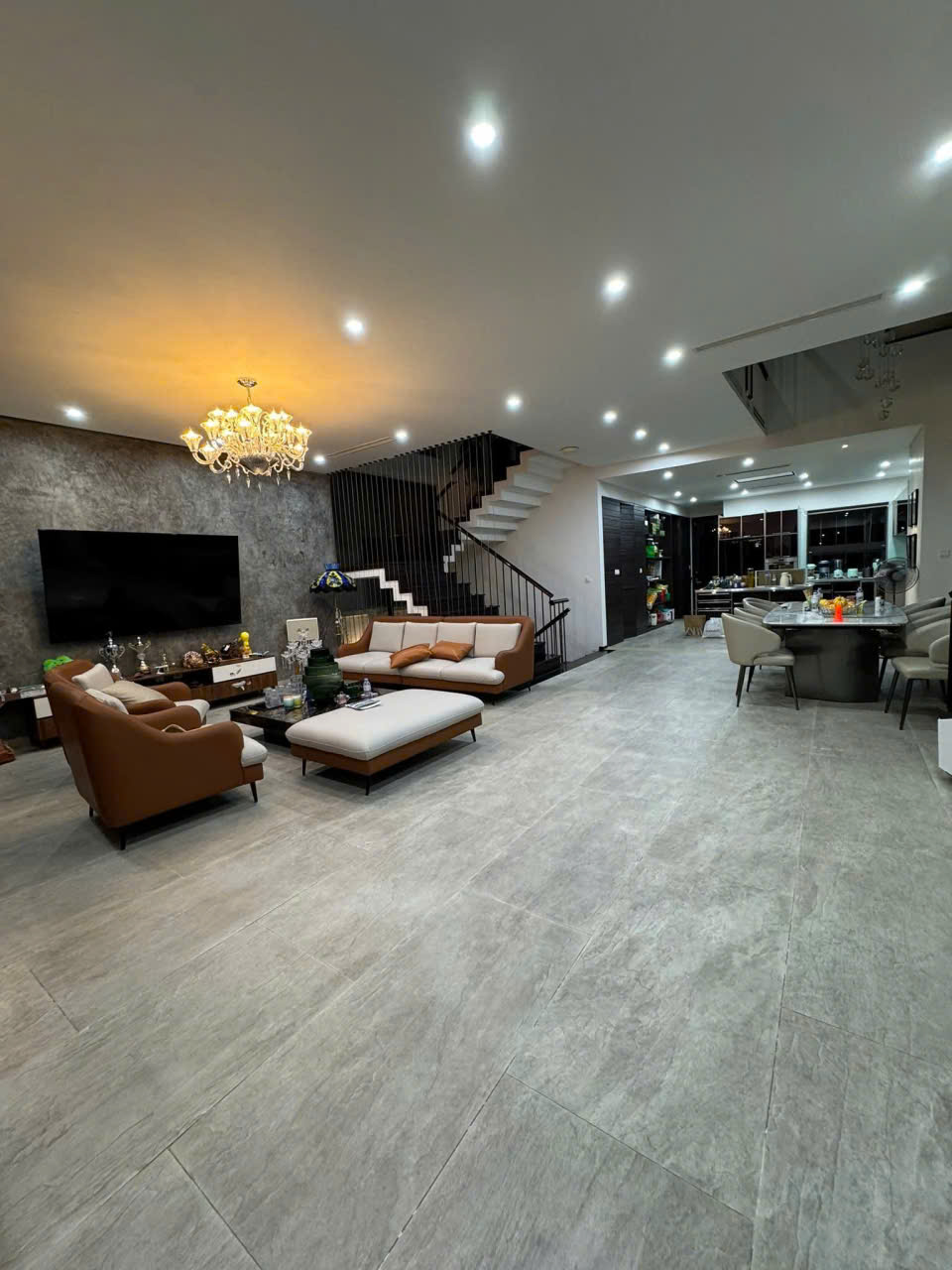 Biệt thự đơn lập, full đồ cao cấp bên Vinhomes Riverside Long Biên cần cho thuê 2