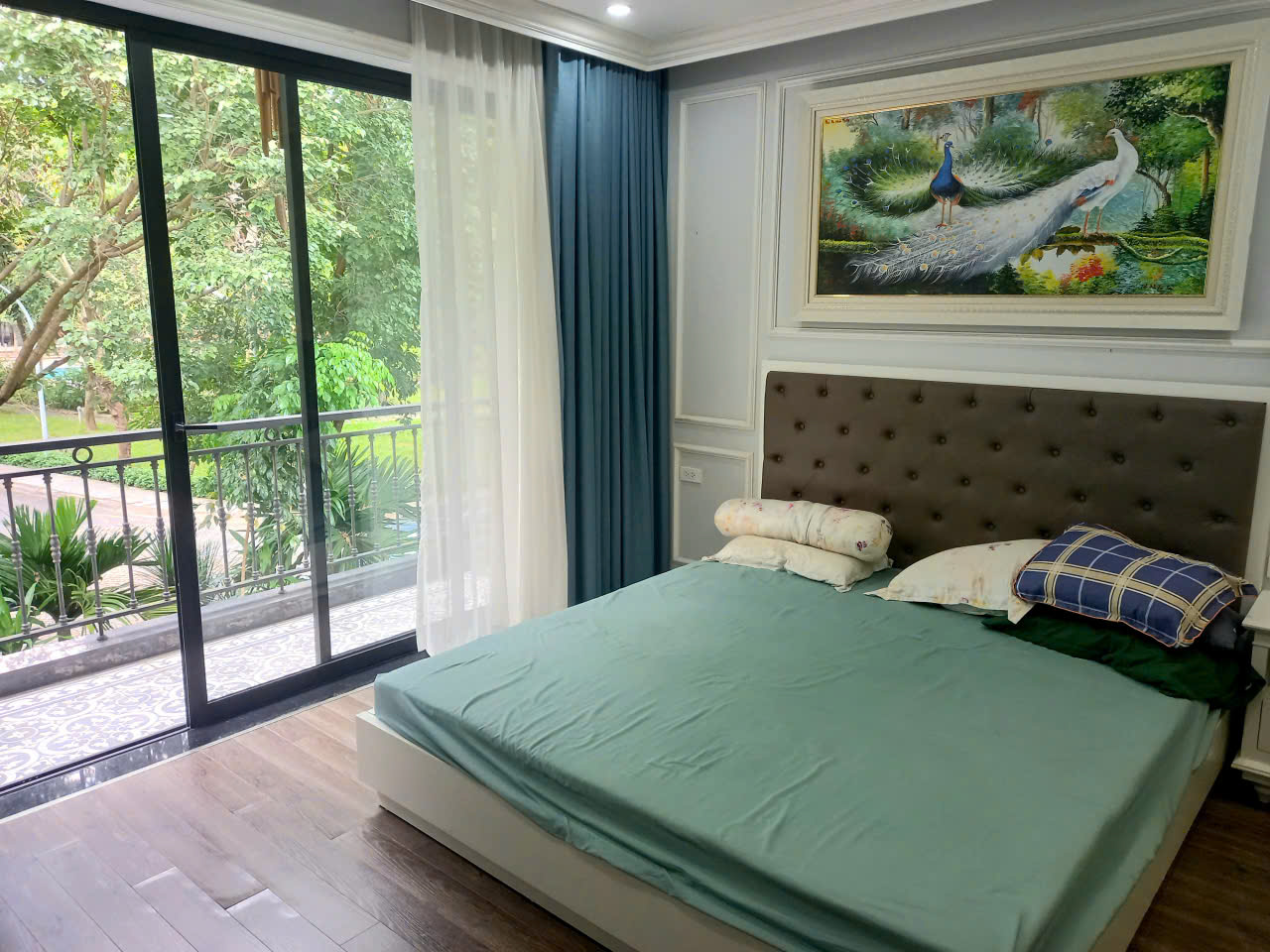 Biệt thự sân vườn 4 phòng ngủ, đủ đồ bên khu Mimosa Ecopark cho thuê 2