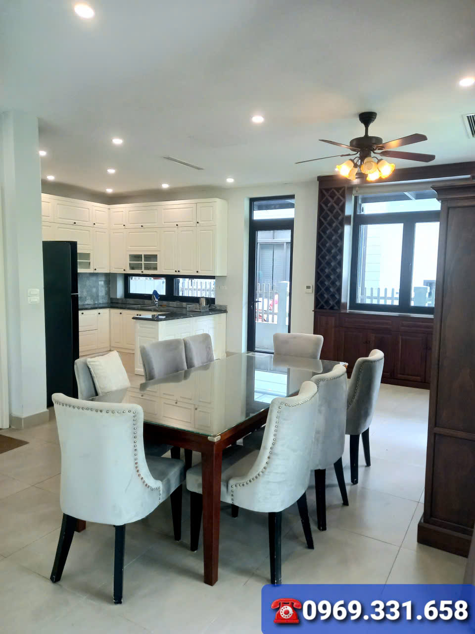 Biệt thự sân vườn rộng,3 phòng ngủ,full đồ. giá rẻ bên khu Marina Ecopark cho thuê 3