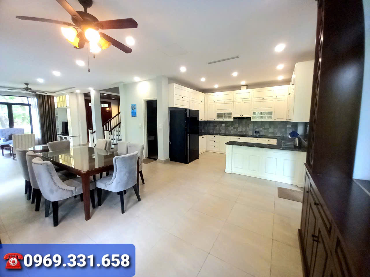 Biệt thự sân vườn rộng,3 phòng ngủ,full đồ. giá rẻ bên khu Marina Ecopark cho thuê 5