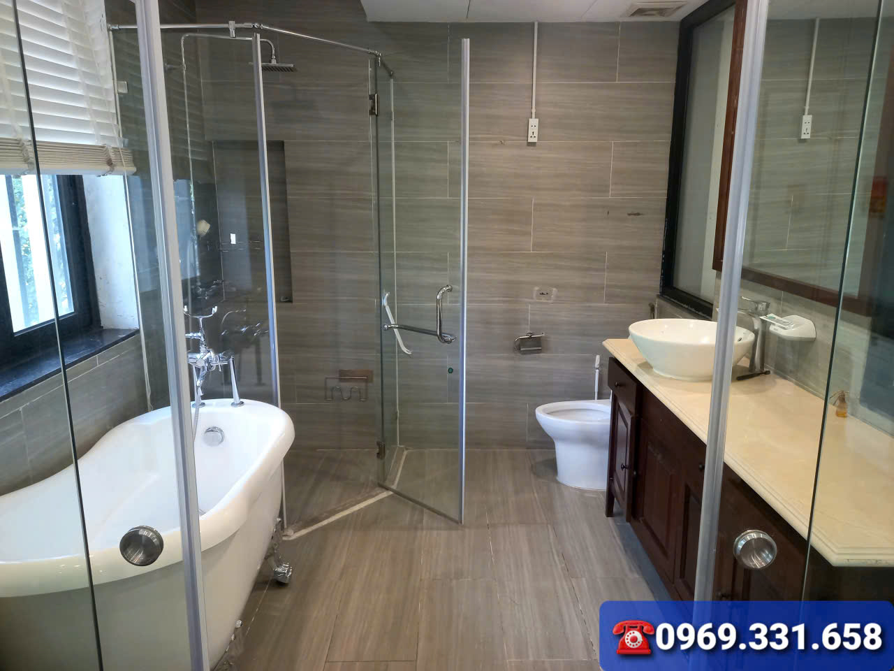 Biệt thự sân vườn rộng,3 phòng ngủ,full đồ. giá rẻ bên khu Marina Ecopark cho thuê 7