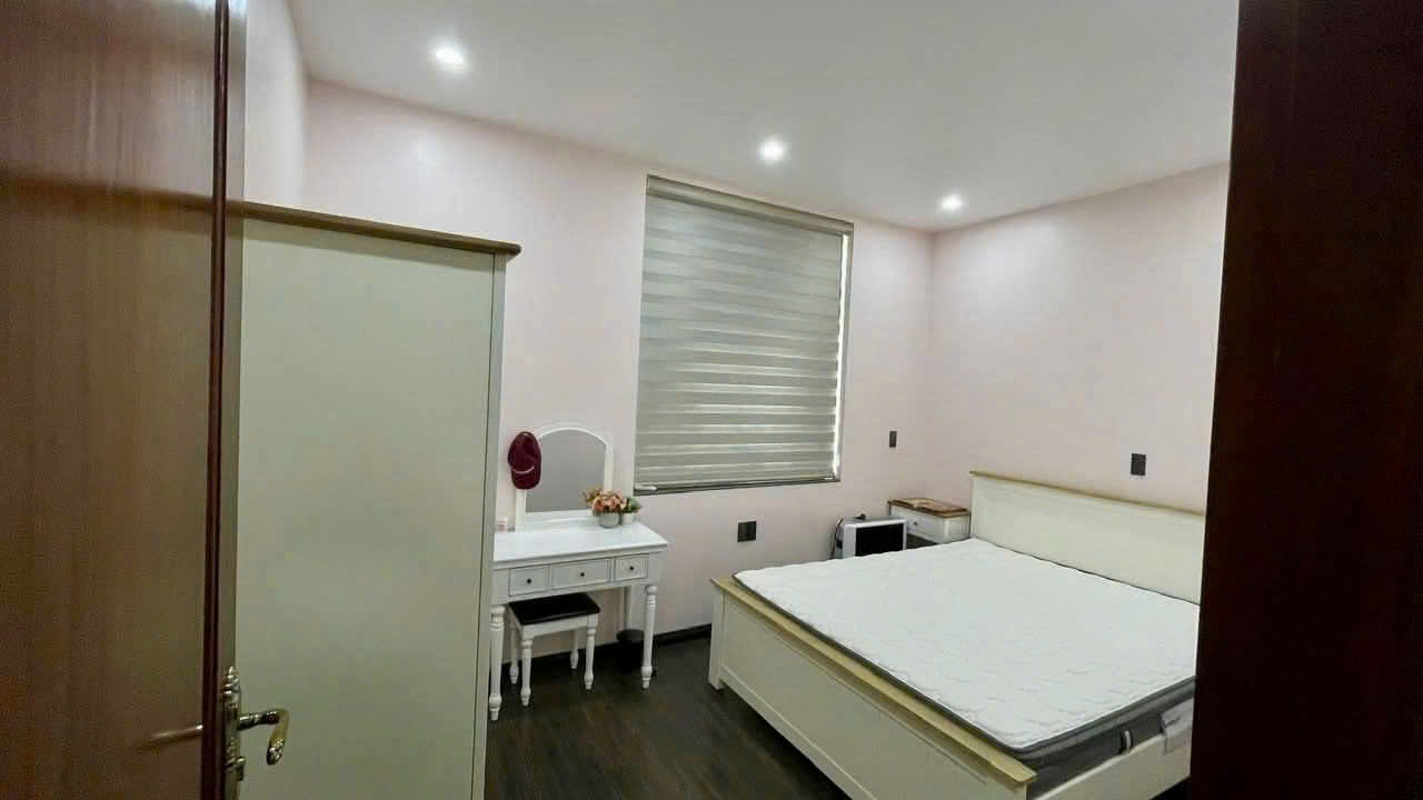 Biệt thự song lập 4 phòng ngủ, đủ đồ có sân vườn bên khu Marina Ecopark cho thuê 10