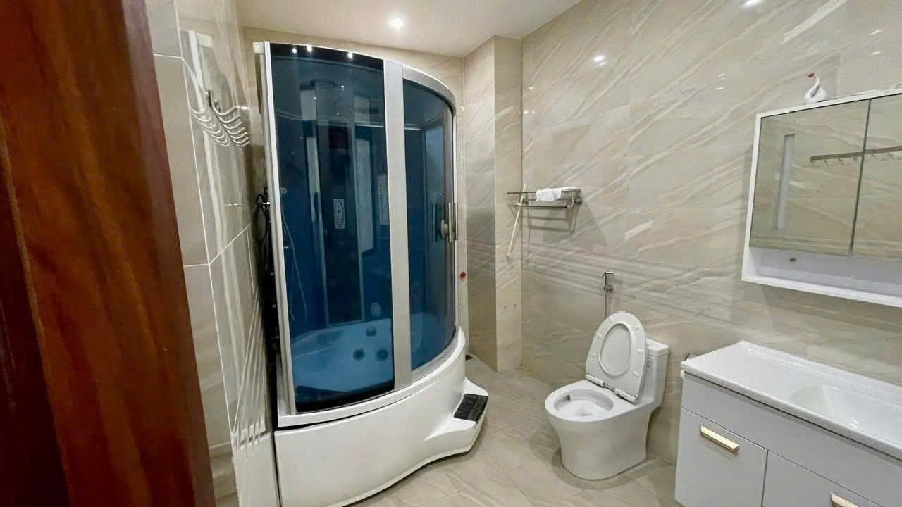 Biệt thự song lập 4 phòng ngủ, đủ đồ có sân vườn bên khu Marina Ecopark cho thuê 13