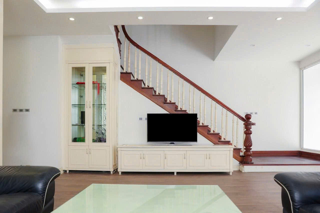 Biệt thự song lập sân vườn 4 phòng ngủ,đầy đủ đồ bên Vinhomes Riverside Long biên cho thuê 2