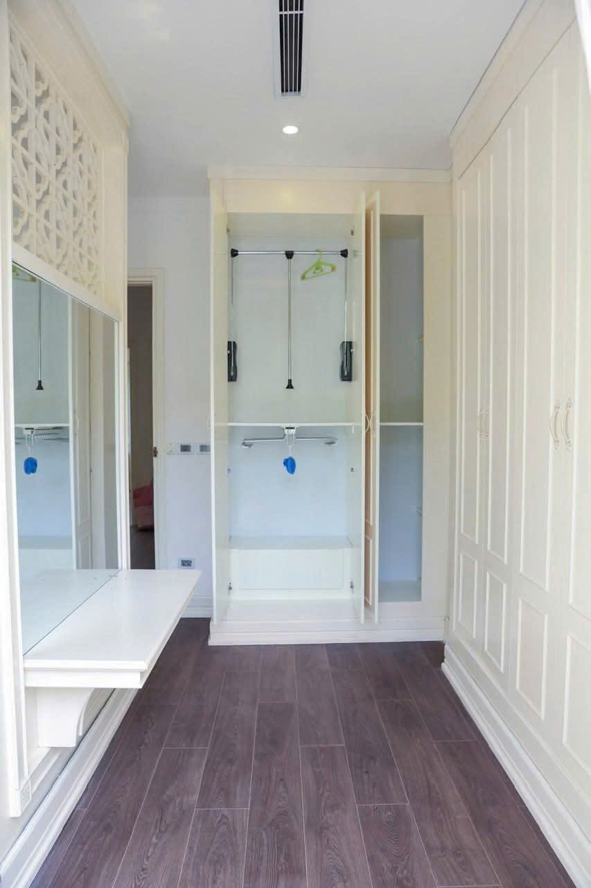 Biệt thự song lập sân vườn 4 phòng ngủ,đầy đủ đồ bên Vinhomes Riverside Long biên cho thuê 8