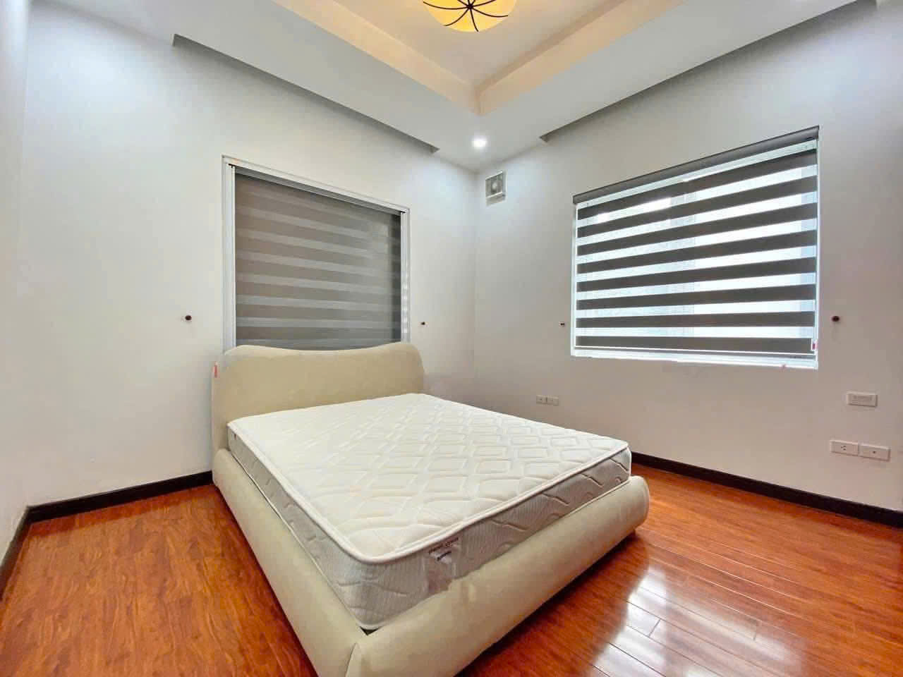 Biệt thự song lập view sông,4 phòng ngủ,đầy đủ đồ bên Vinhomes Riverside long biên cho thuê 15