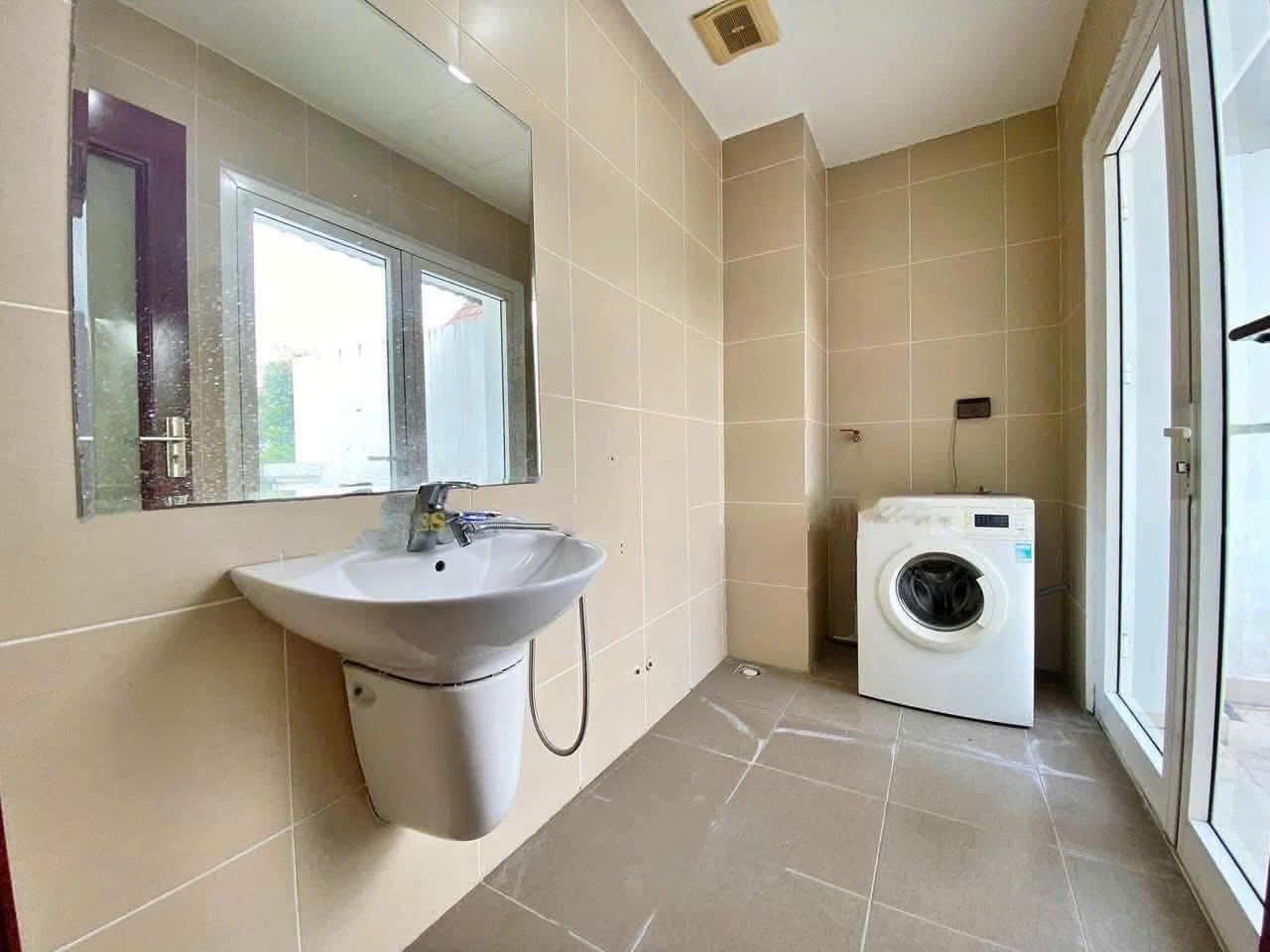 Biệt thự song lập view sông,4 phòng ngủ,đầy đủ đồ bên Vinhomes Riverside long biên cho thuê 7