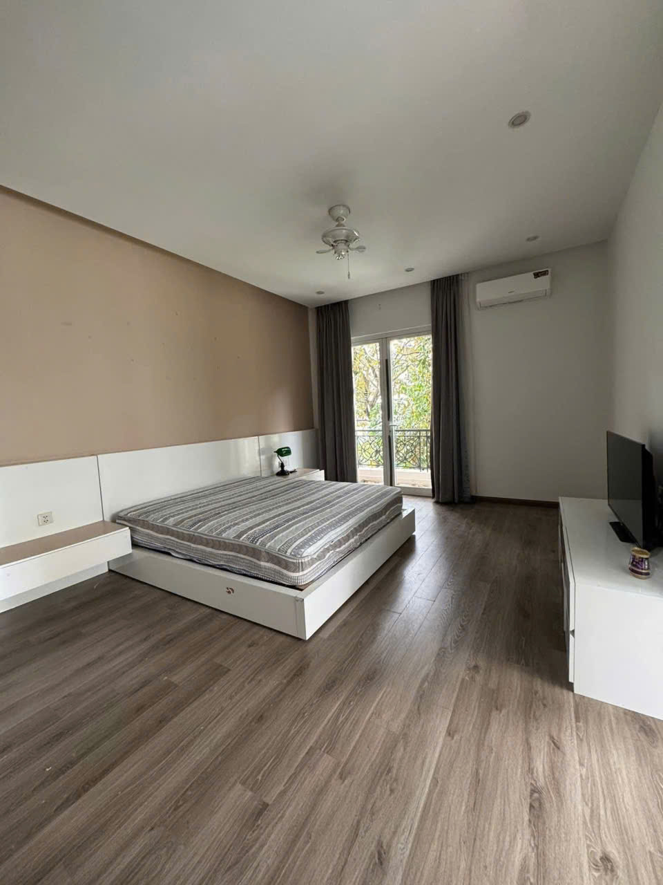 BIỆT THỰ VIEW SÔNG 3 PHÒNG NGỦ, FULL ĐỒ BÊN VINHOMES RIVERSIDE GIA LÂM CHO THUÊ 5
