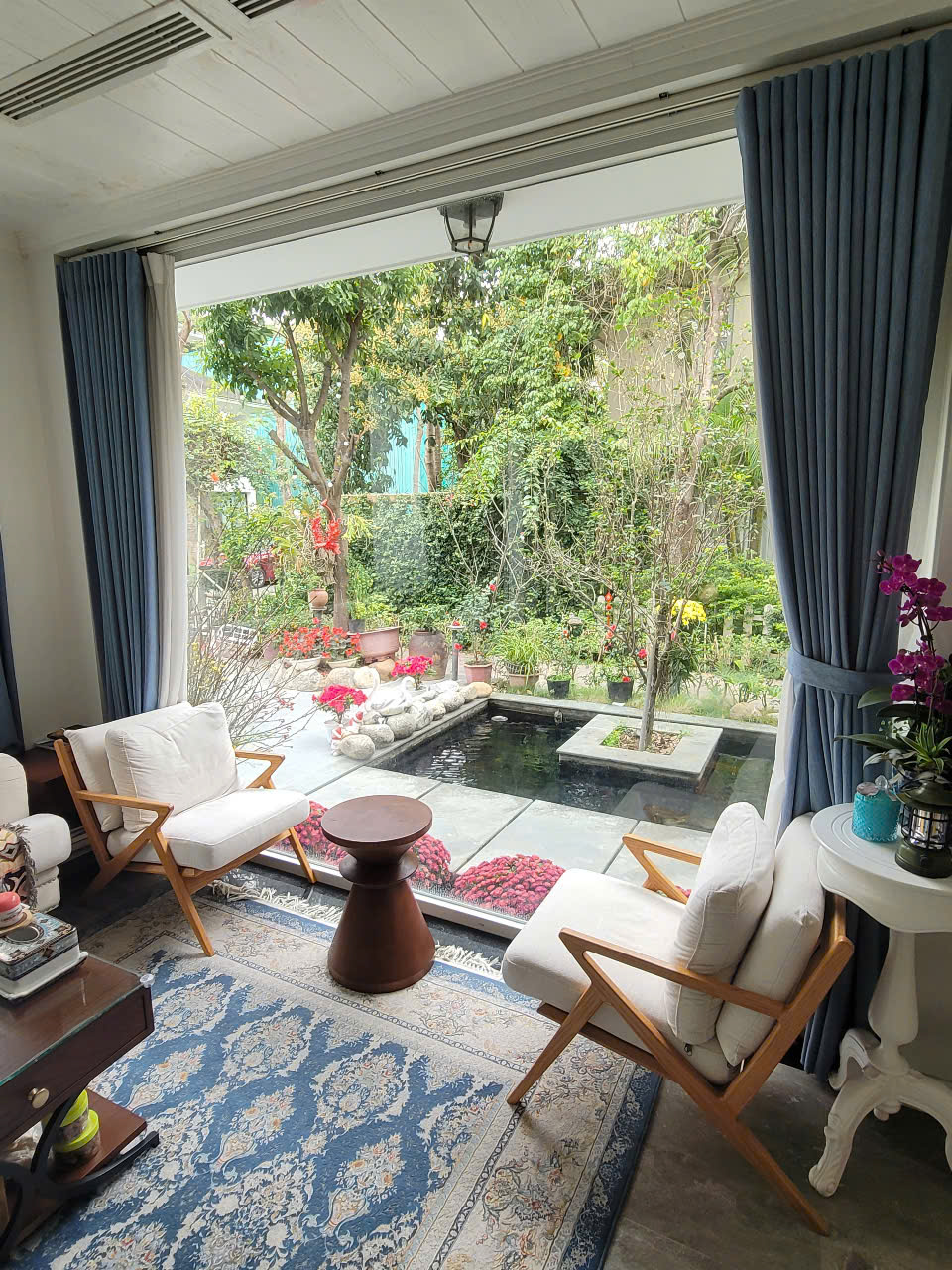 Cần bán căn BTSL 200m2,có sân vườn rộng bên khu Vườn Tùng Ecopark 4