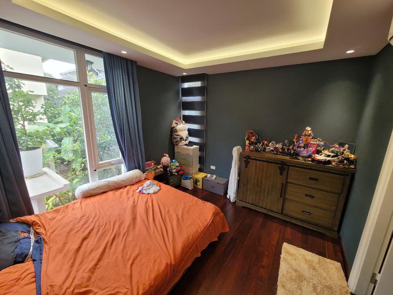 Cần bán căn BTSL 200m2,có sân vườn rộng bên khu Vườn Tùng Ecopark 7