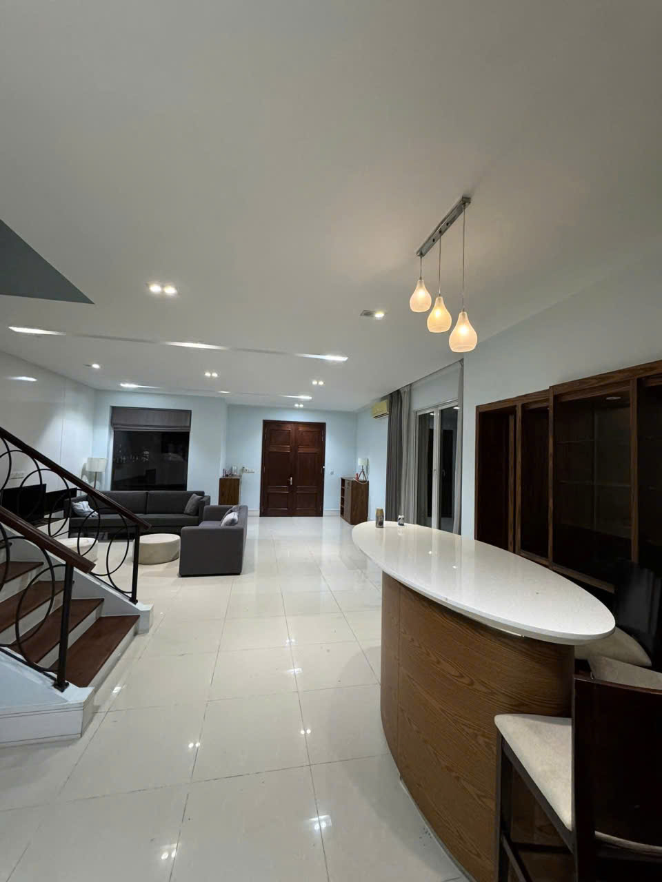 Căn Biệt thự song lập 4 phòng ngủ, đầy đủ đồ có view sông bên vinhomes Riverside cho thuê 9