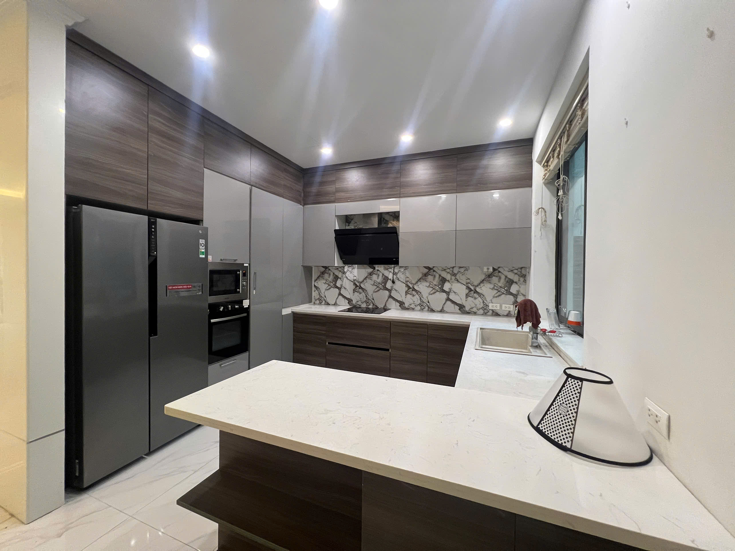 Căn BTSL 170m2,4 phòng ngủ, đủ đồ. giá tốt bên khu Anh Đào Vinhomes Riverside cho thuê 1