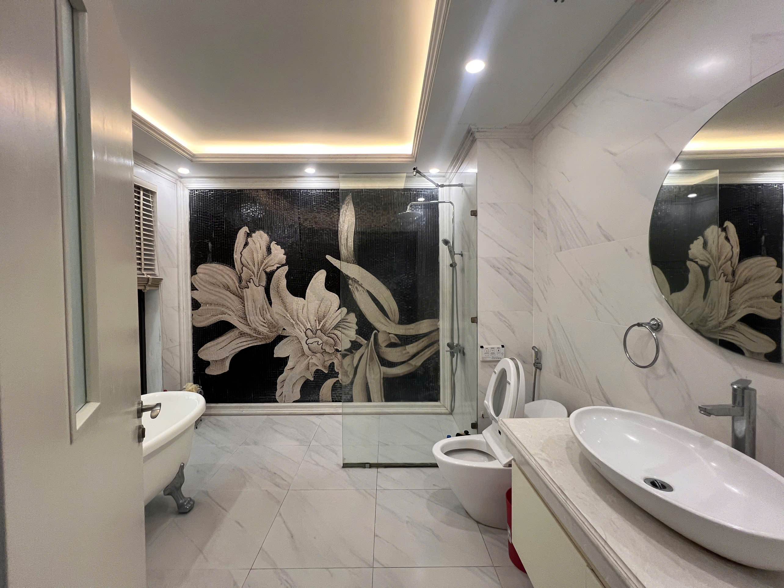Căn BTSL 170m2,4 phòng ngủ, đủ đồ. giá tốt bên khu Anh Đào Vinhomes Riverside cho thuê 11