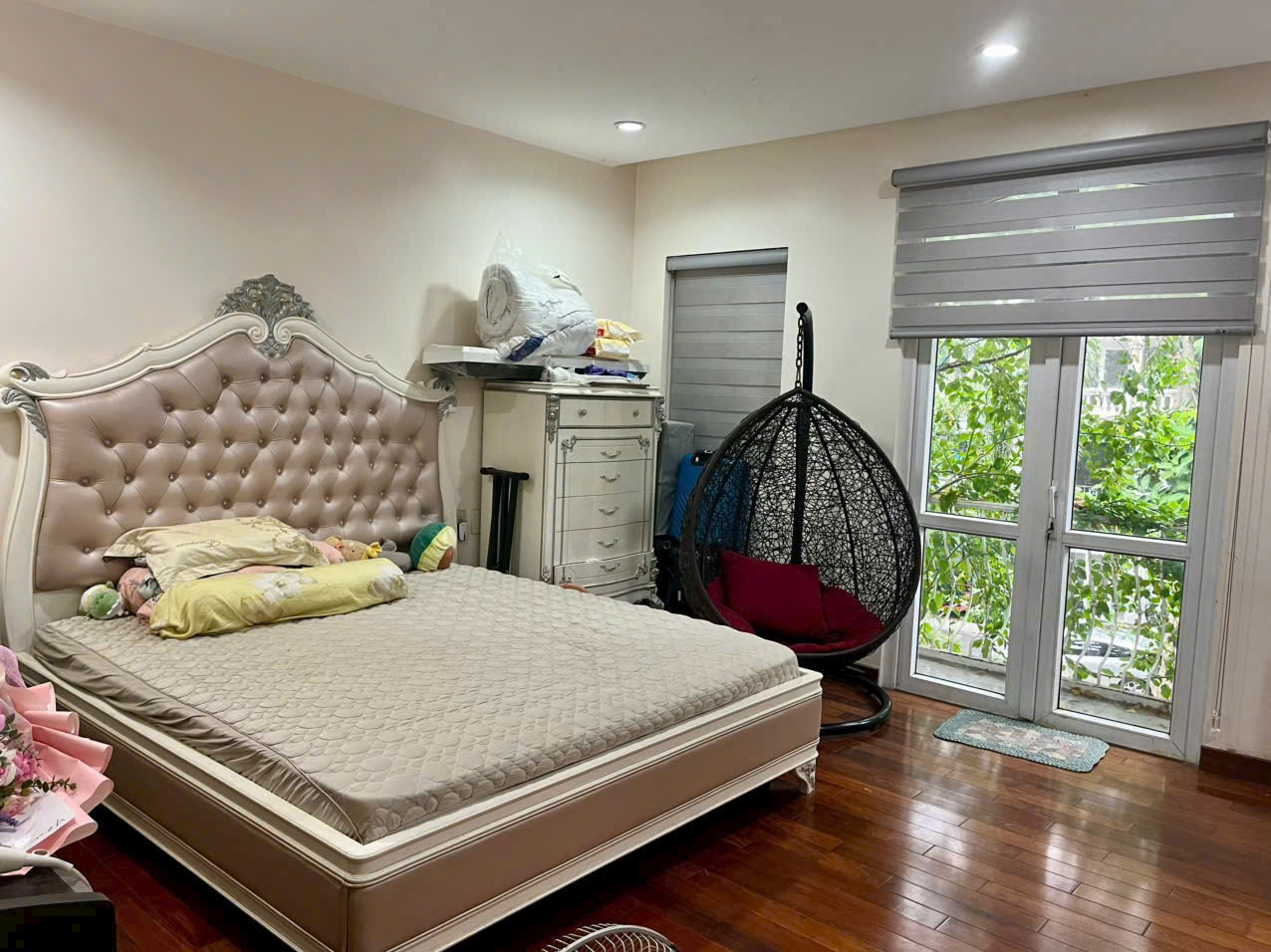 Cần chuyển nhượng căn nhà phố trúc 100m2,full đồ bên Ecopark văn giang 5