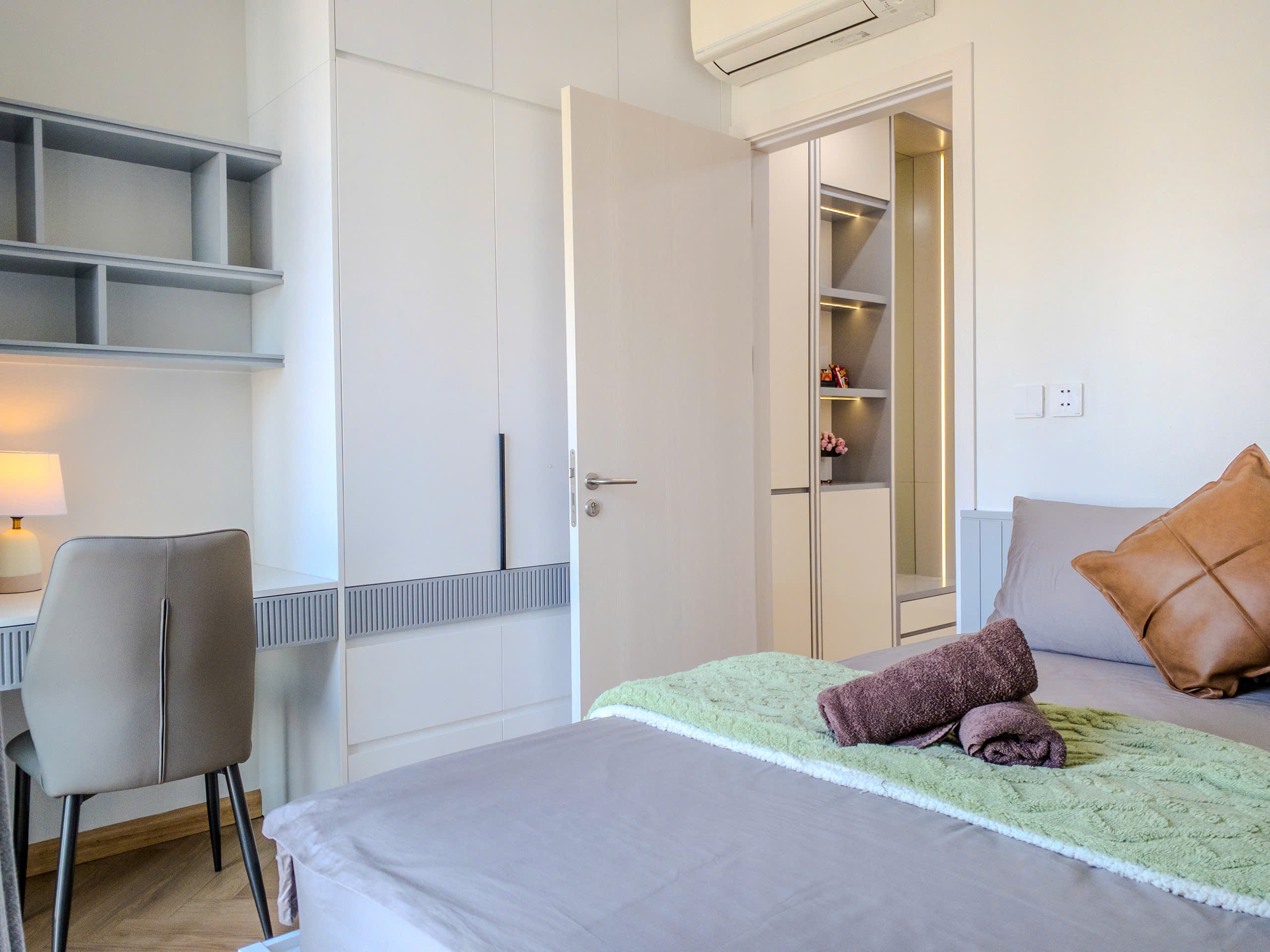 Căn Duplex 120m2, 3 phòng ngủ, full đồ đẹp bên tòa Solforest cần cho thuê 10