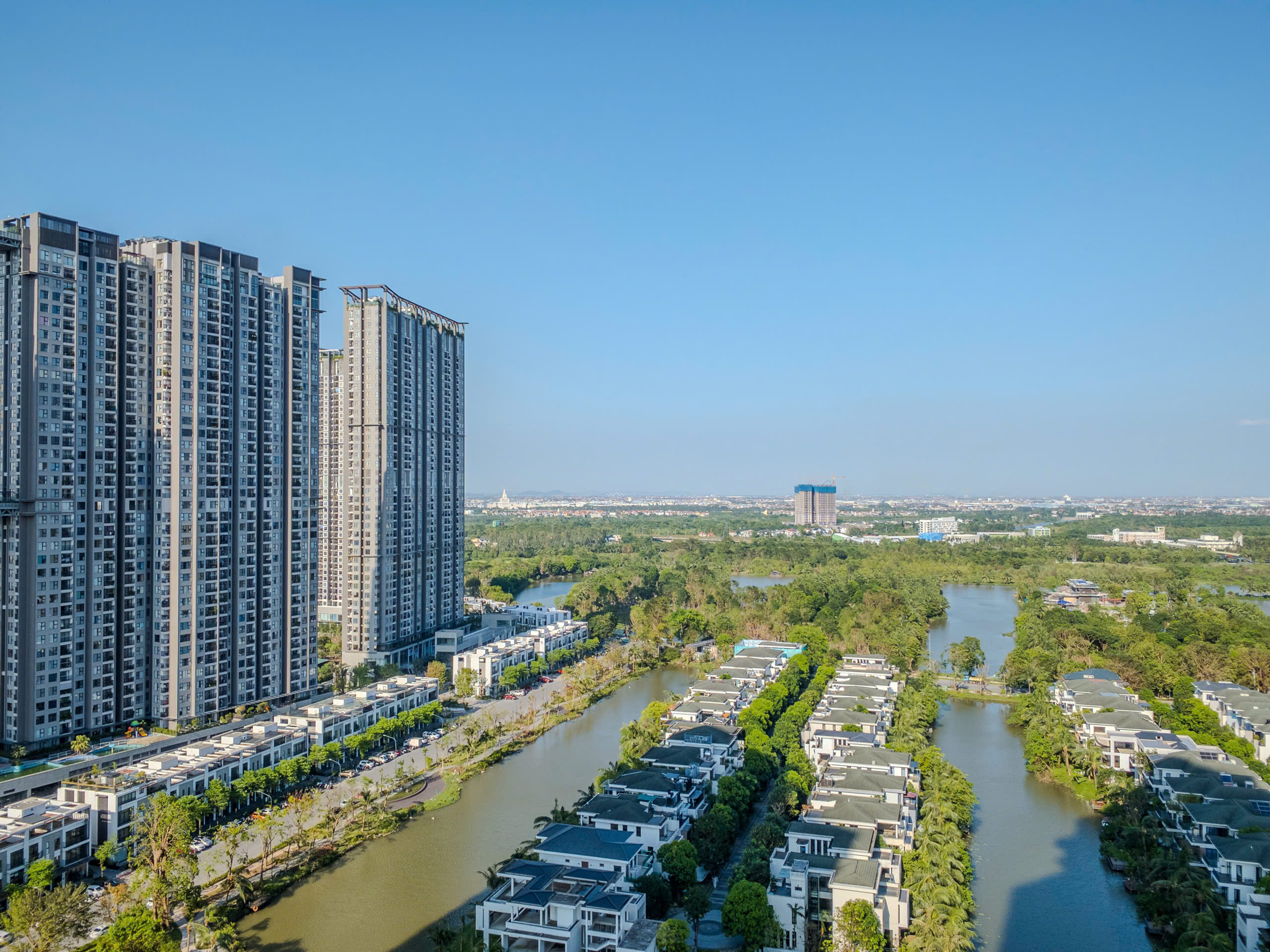 Căn Duplex 120m2, 3 phòng ngủ, full đồ đẹp bên tòa Solforest cần cho thuê 16