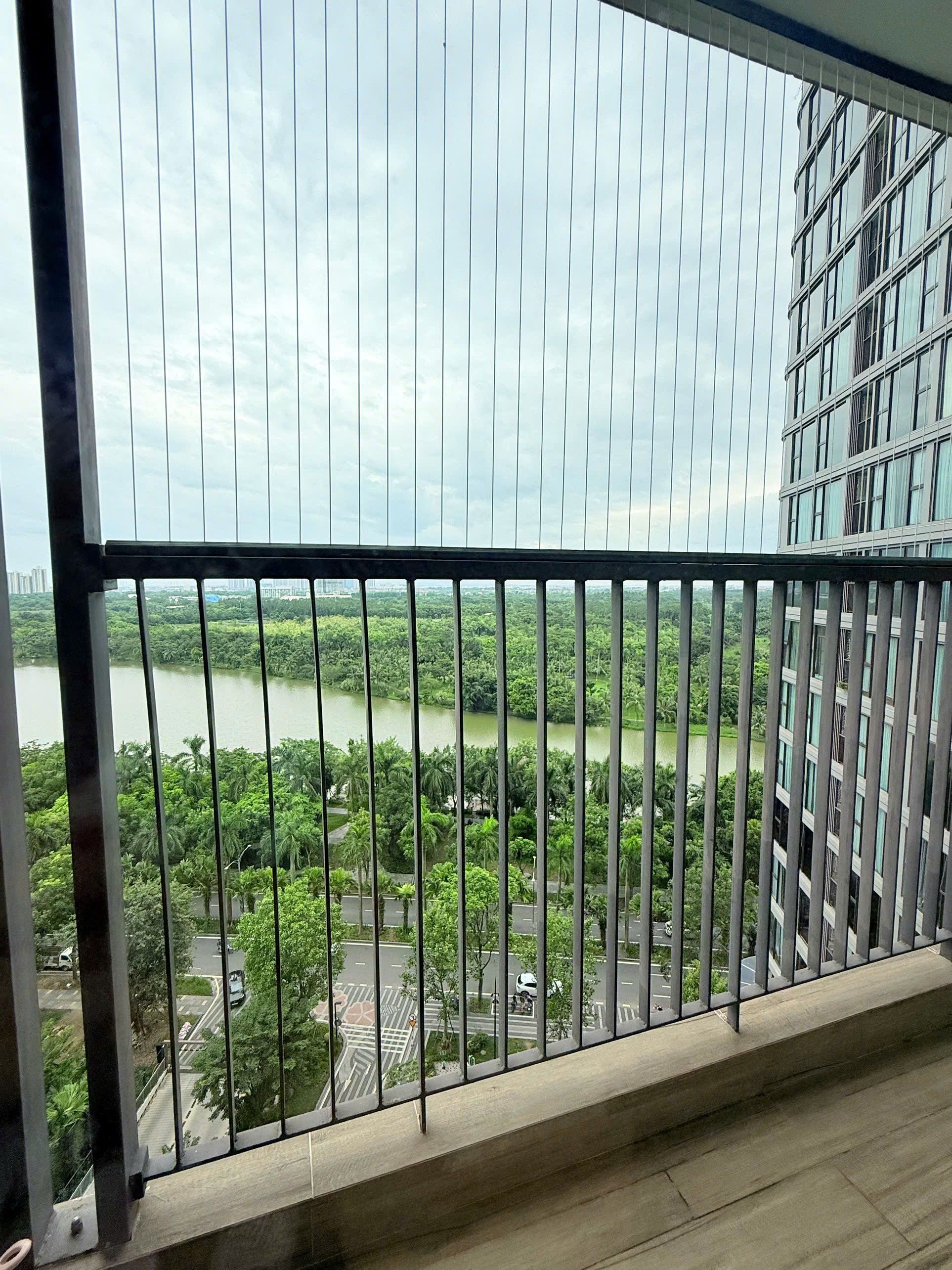 Căn hộ 2 phòng ngủ rộng 74m cho thuê tại Landmark view hồ 11