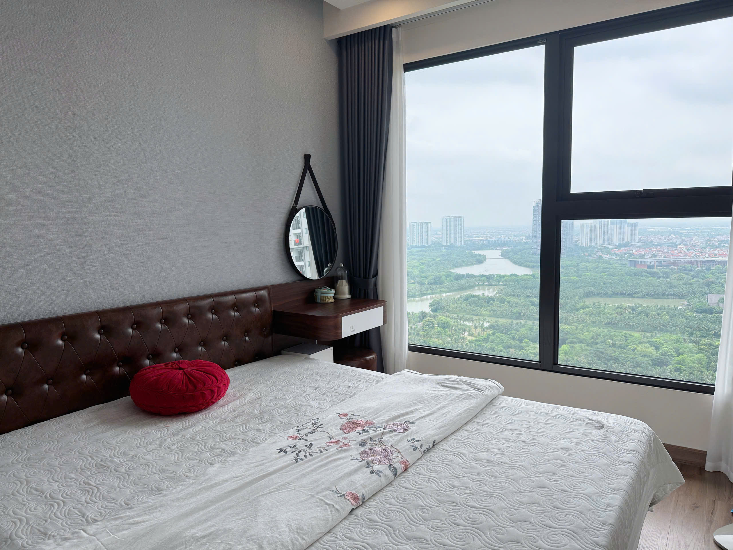 Căn hộ 3 phòng ngủ, đầy đủ đồ ,tầng cao bên tòa Sp Skyoasis Ecopark cho thuê 5