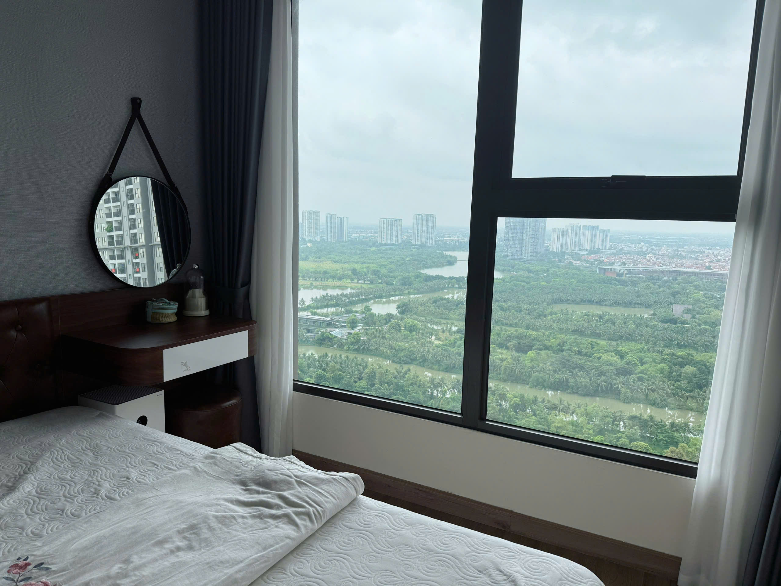 Căn hộ 3 phòng ngủ, đầy đủ đồ ,tầng cao bên tòa Sp Skyoasis Ecopark cho thuê 6