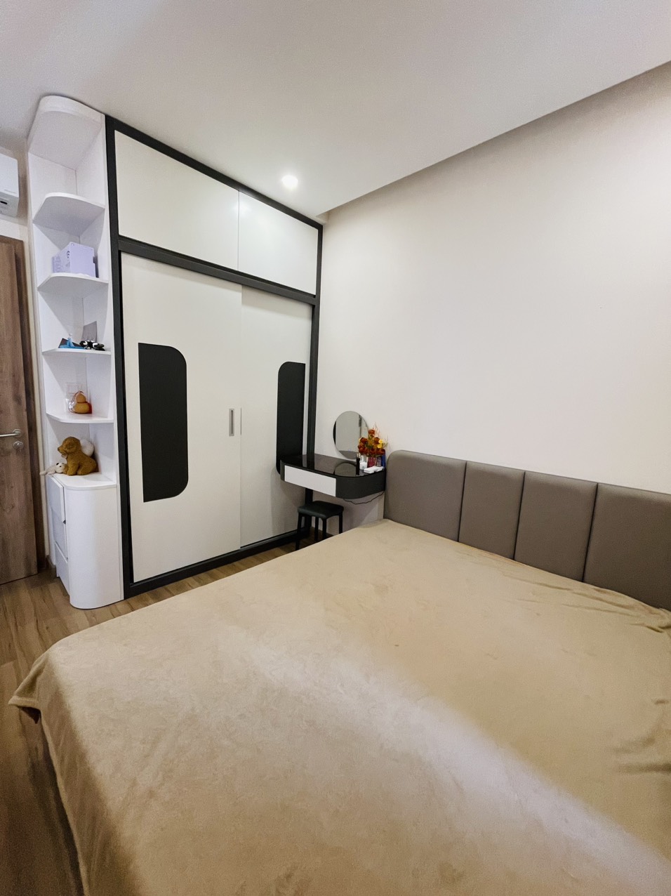 Căn hộ 3 phòng ngủ đủ nội thất giá 10 triêu tại S3 Sky Oasis 8