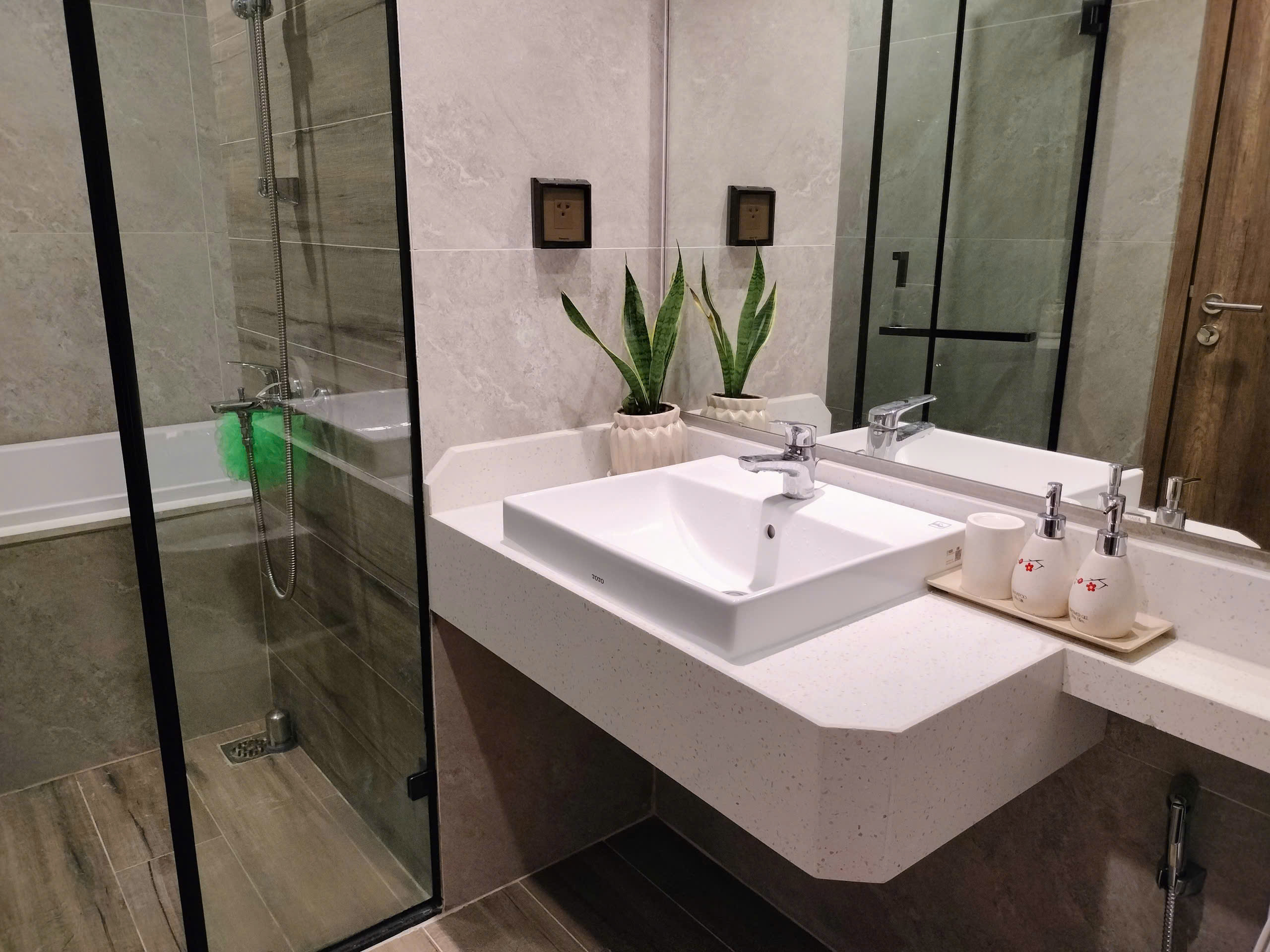 căn hộ 68m2,2 phòng ngủ đủ đồ, view hồ thiên Nga tòa R2 Onsen Ecopaek cho thuê 4