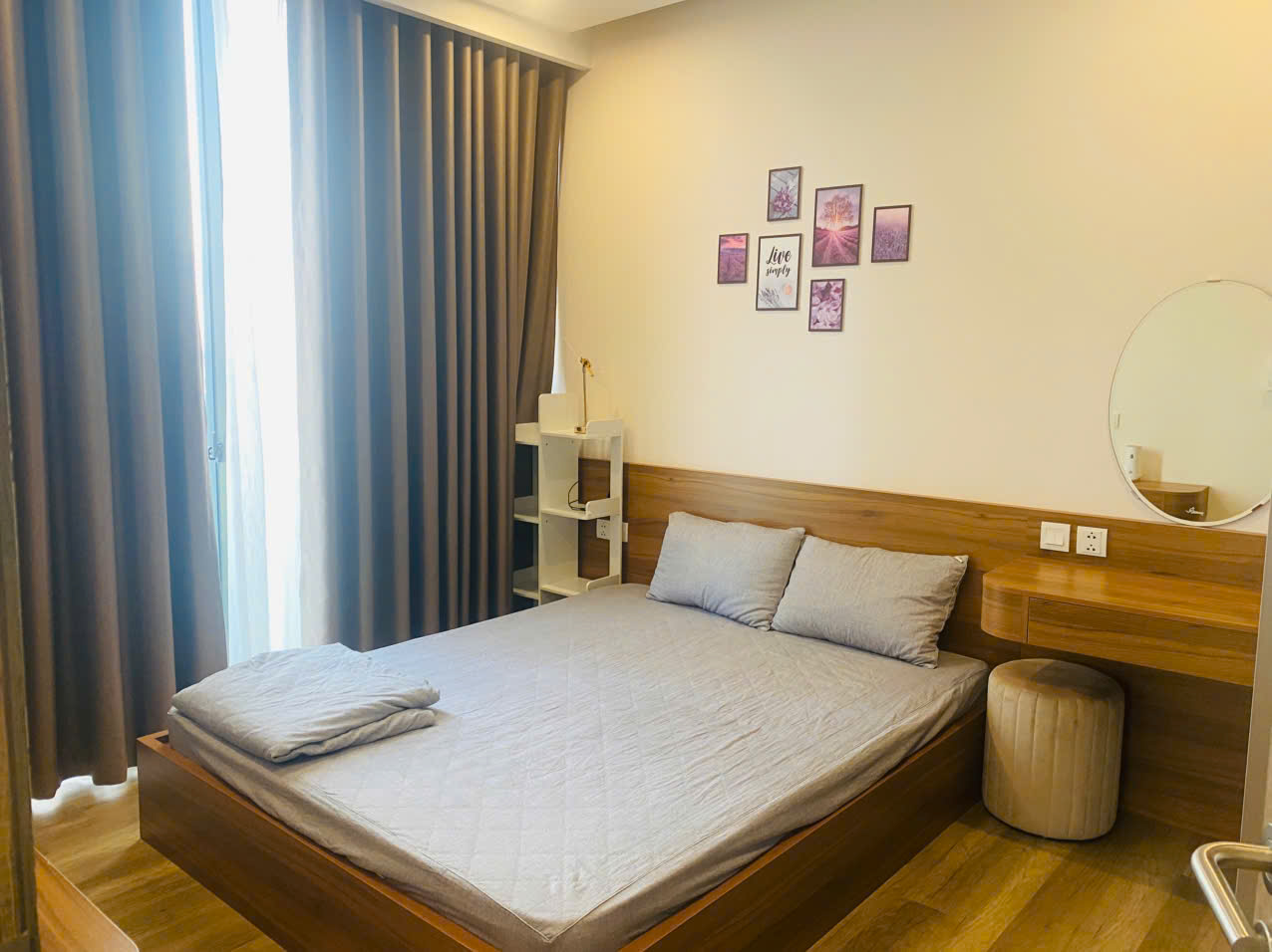 Căn hộ 94m2, 3 phòng ngủ, đủ đồ bên tòa Solforest Ecopark cần cho thuê 5