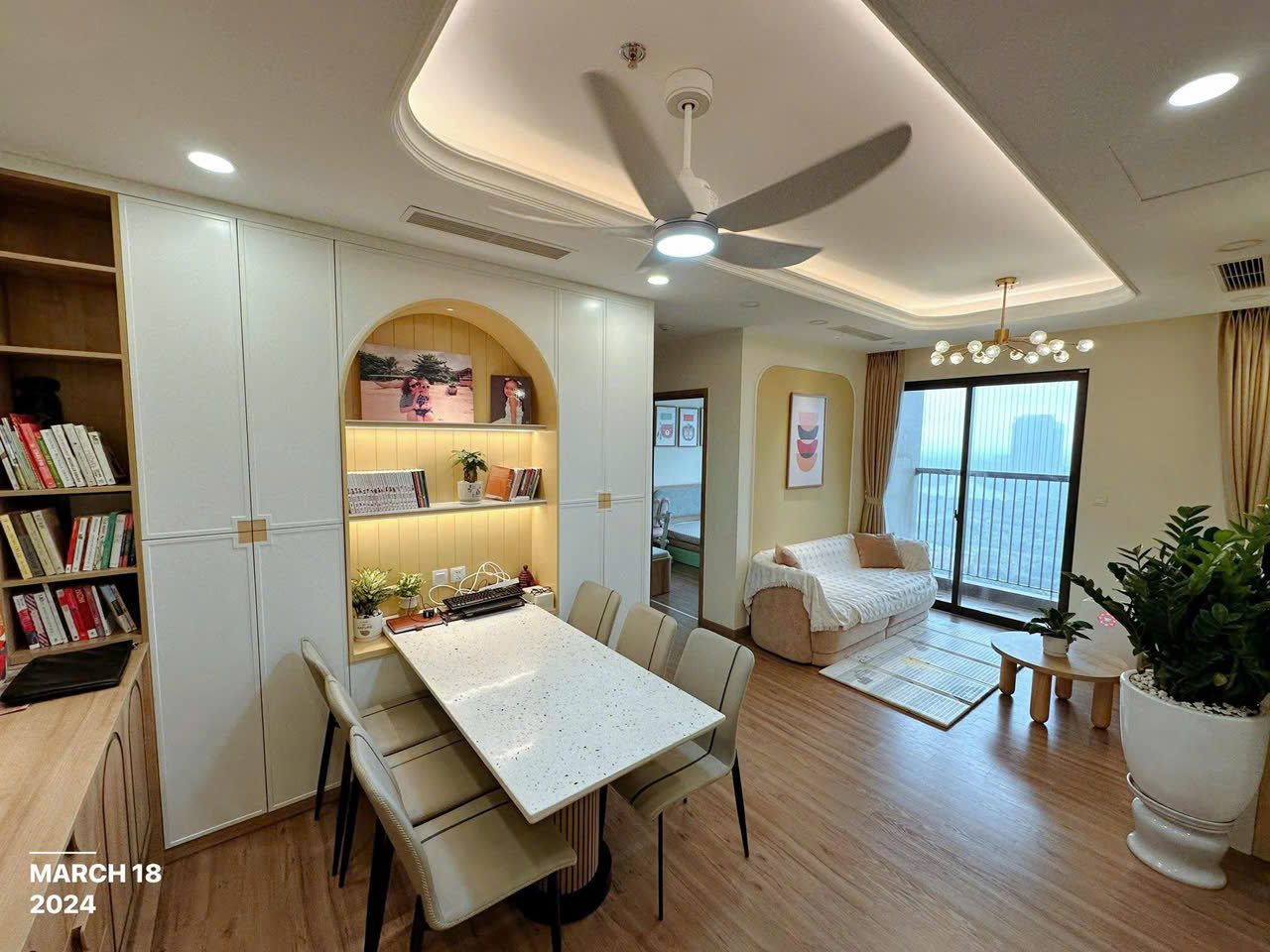 Căn hộ giá tốt 84m2, 3 phòng ngủ,đủ đồ bên tòa Sky oasis Ecopark cho thuê. 1