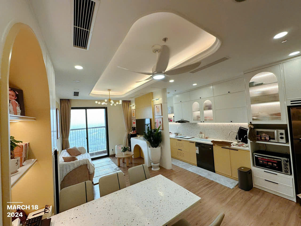 Căn hộ giá tốt 84m2, 3 phòng ngủ,đủ đồ bên tòa Sky oasis Ecopark cho thuê. 3