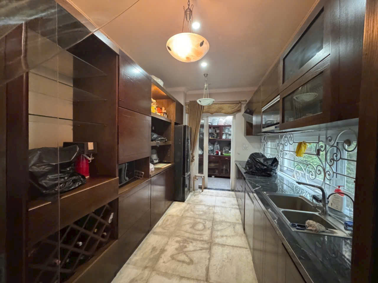 Chính chủ cần bán căn Biệt Thự Đơn lập 365m2,3 phòng ngủ,đủ đồ bên Vườn Tùng Ecopark 1