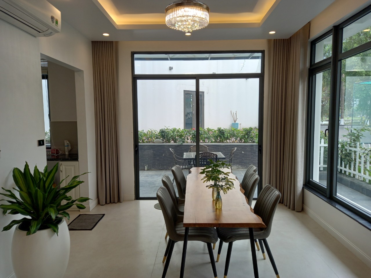 Cho thuê biệt thự đẹp hiện đại tại Marina , 5 phòng ngủ đầy đủ nội thất 7