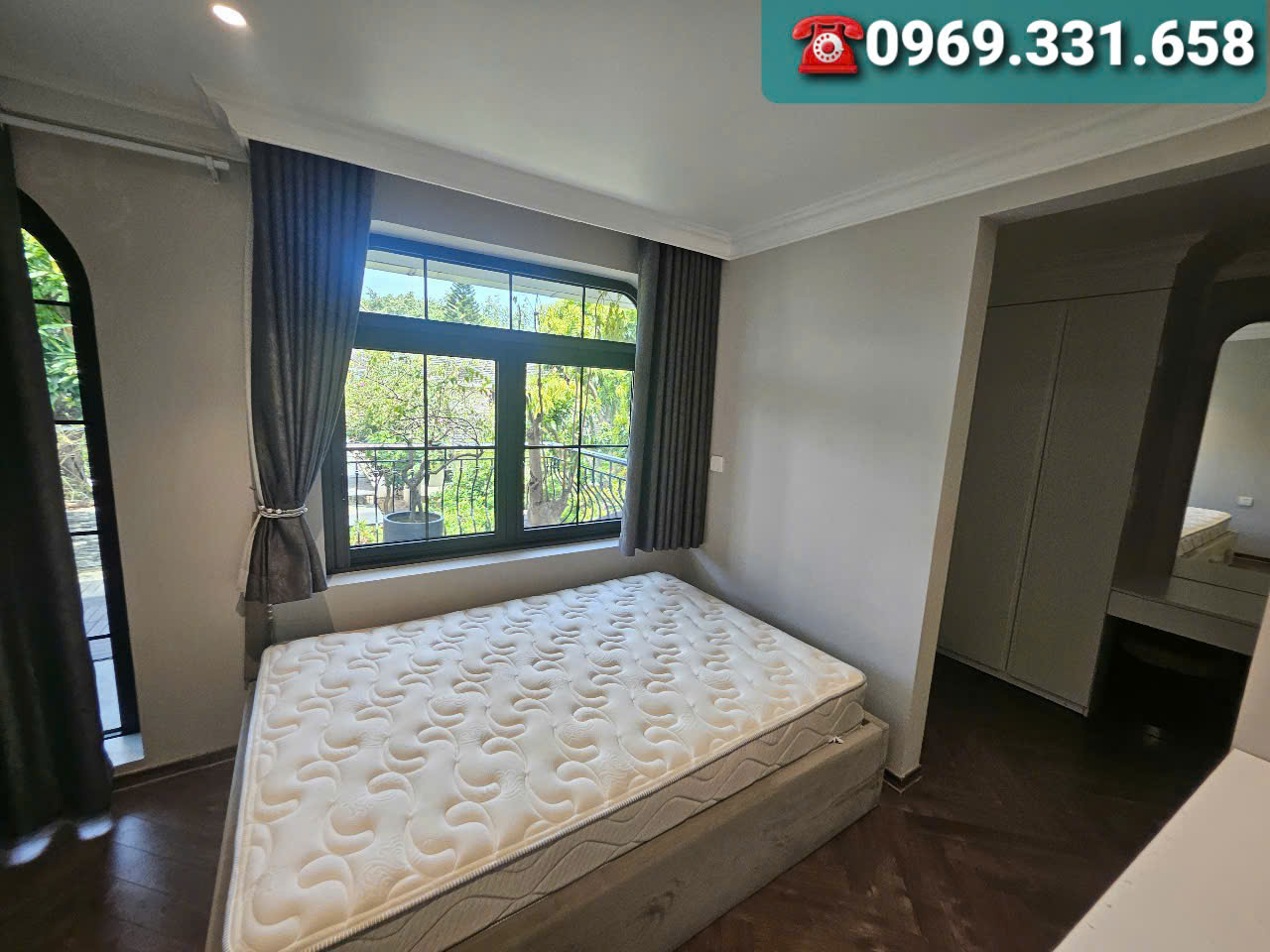 Cho thuê căn Biệt Thự Đơn Lập 325m2,đầy đủ đồ cao cấp vên vườn Tùng Ecopark 5