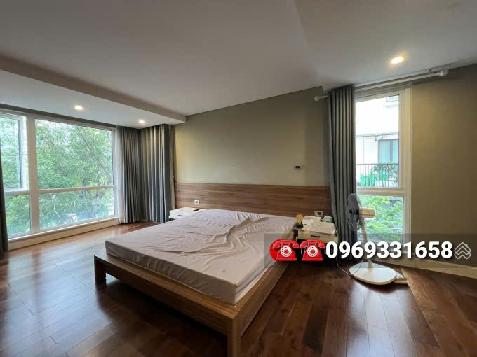 Cho thuê căn Biệt Thự nhà phố thương mại 4 phòng ngủ,đầy đủ đồ bên Mimosa Ecopark 7