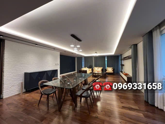 Cho thuê căn Biệt Thự nhà phố thương mại 4 phòng ngủ,đầy đủ đồ bên Mimosa Ecopark 8