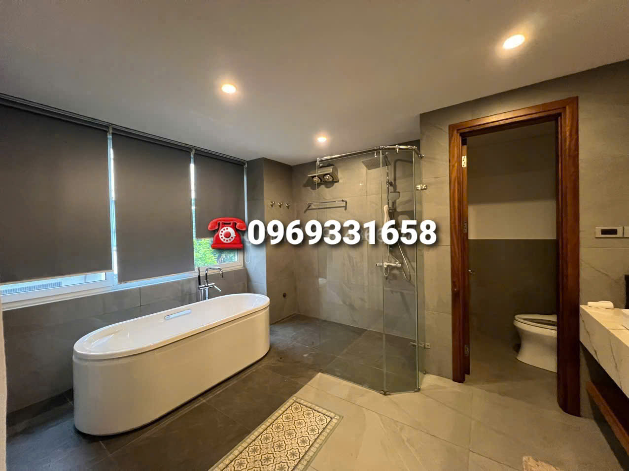 Cho thuê căn Biệt Thự nhà phố thương mại 4 phòng ngủ,đầy đủ đồ bên Mimosa Ecopark 9