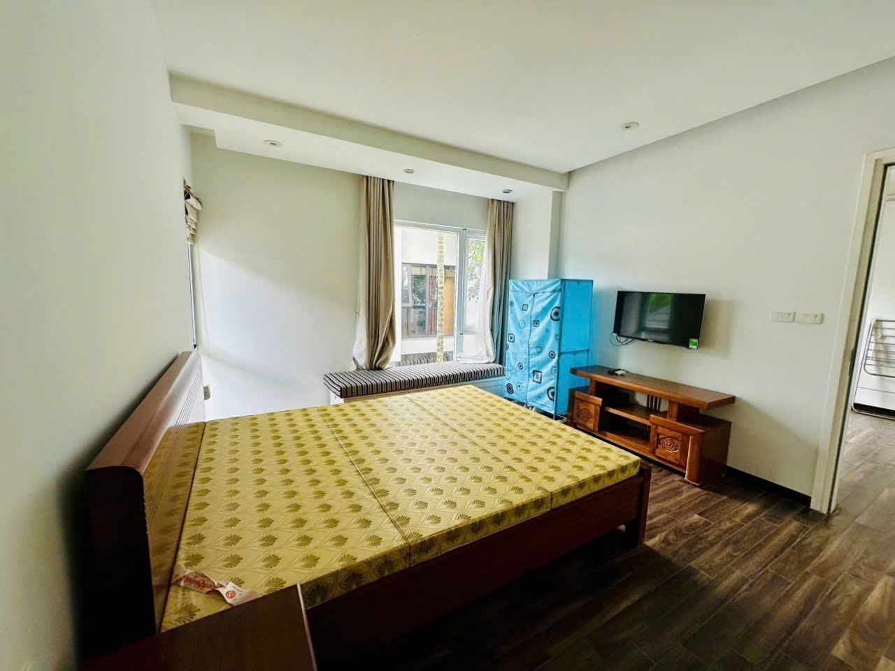 Cho thuê căn Biệt Thự Song Lập 162m2,3 phòng ngủ, đủ đồ bên vườn tùng Ecopark 4