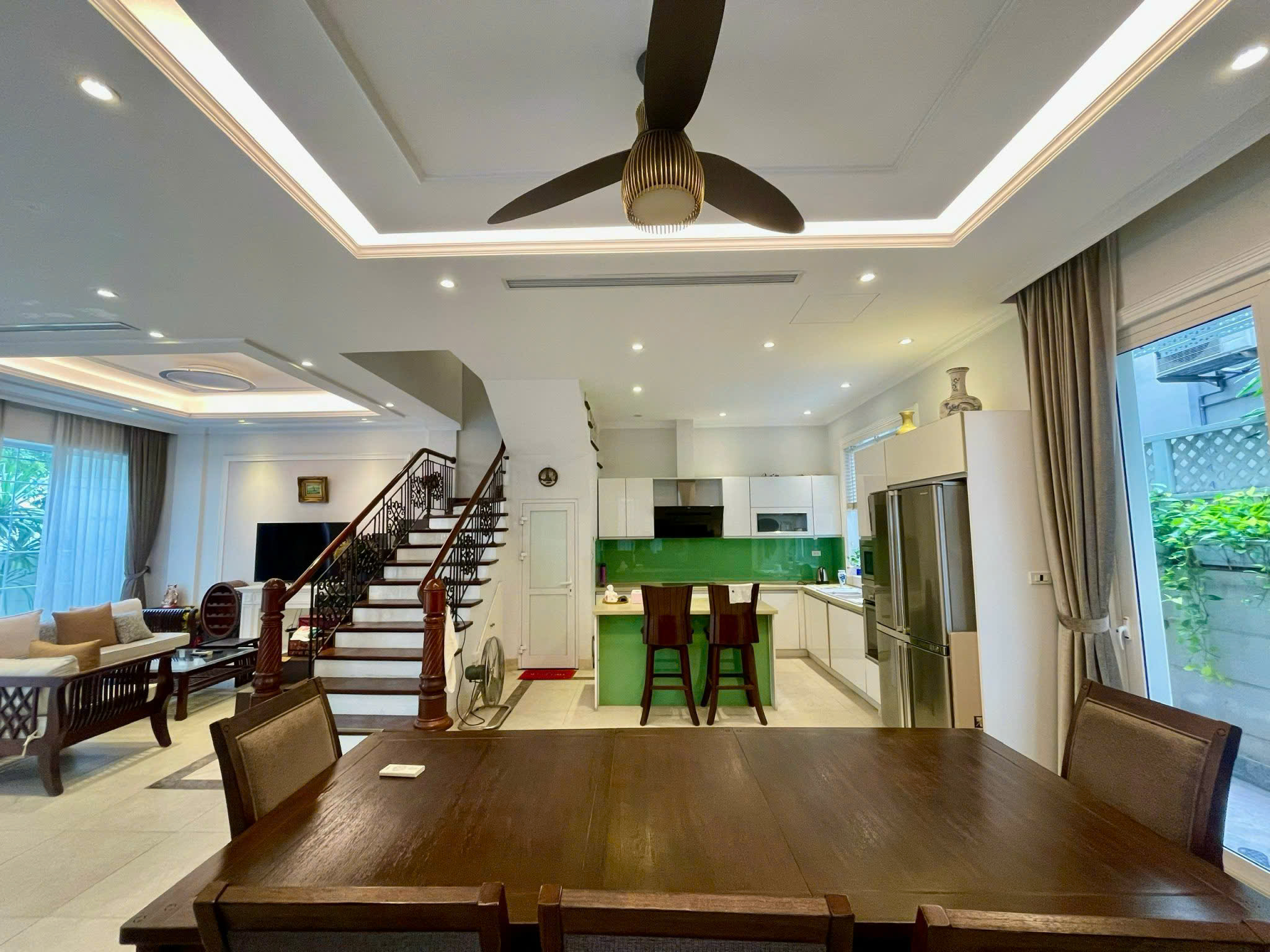 Cho thuê căn BTSL 4 phòng ngủ, đầy đủ đồ bên khu Anh Đào Vinhomes Riverside Long biên 4