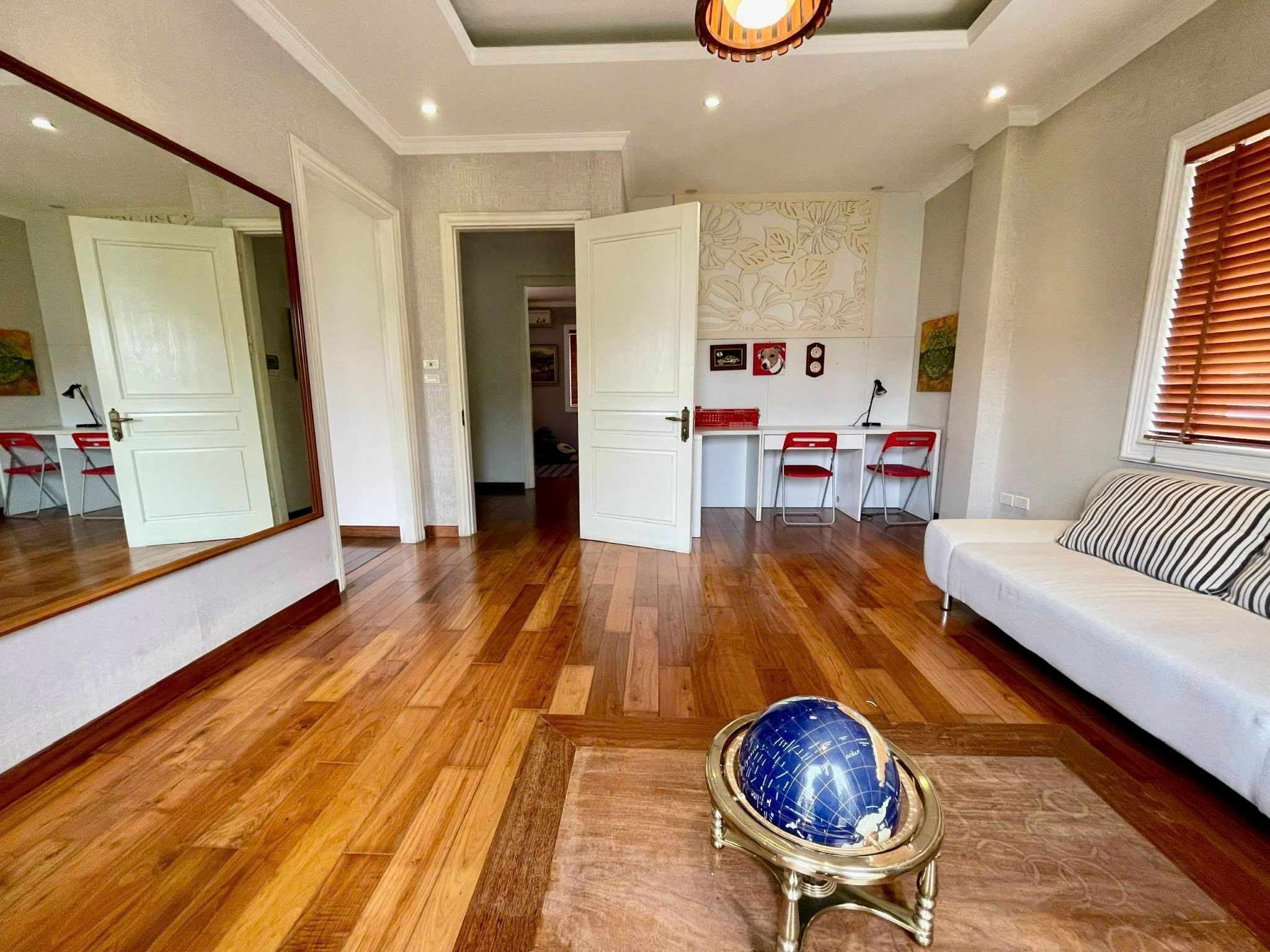 Cho thuê căn BTSL 4 phòng ngủ, đầy đủ đồ bên khu Anh Đào Vinhomes Riverside Long biên 15