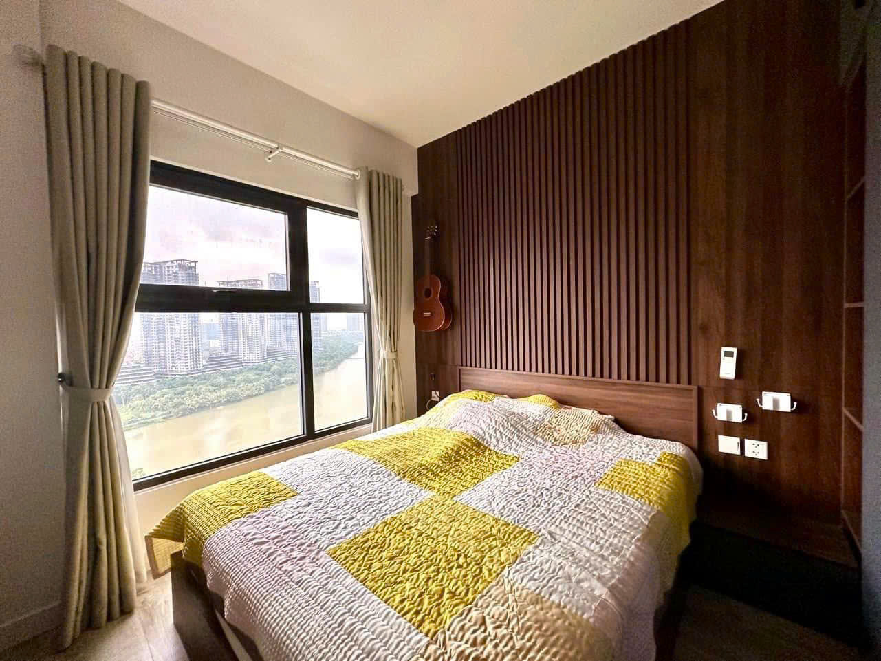 Cho thuê Căn hộ 158m2 , 3pn, 3vs, đầy đủ đồ bên tòa lake2 Ecopark. Giá thuê 25 tr 5