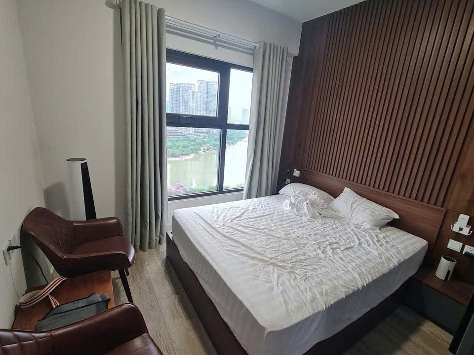 Cho thuê Căn hộ 158m2 , 3pn, 3vs, đầy đủ đồ bên tòa lake2 Ecopark. Giá thuê 25 tr 6