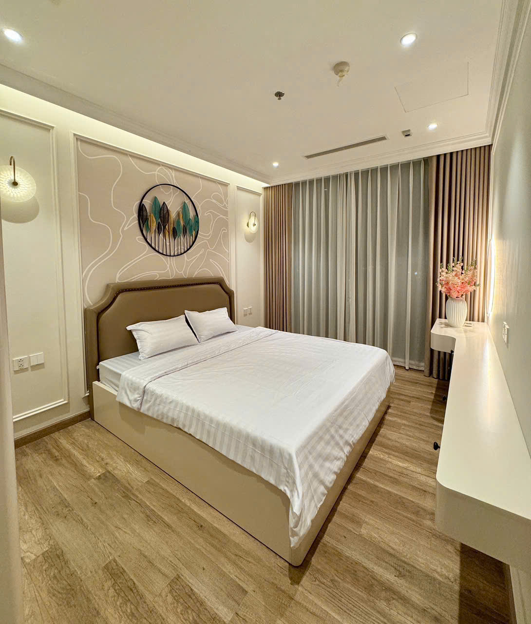 Cho thuê căn hộ 2 phòng ngủ rộng tại tòa Landmark 8