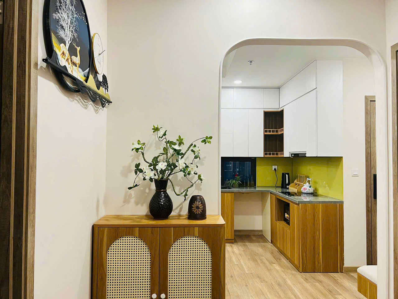 Cho thuê căn hộ 3 phòng ngủ ,đủ đồ bên tòa Haven Park Ecopark văn giang 3