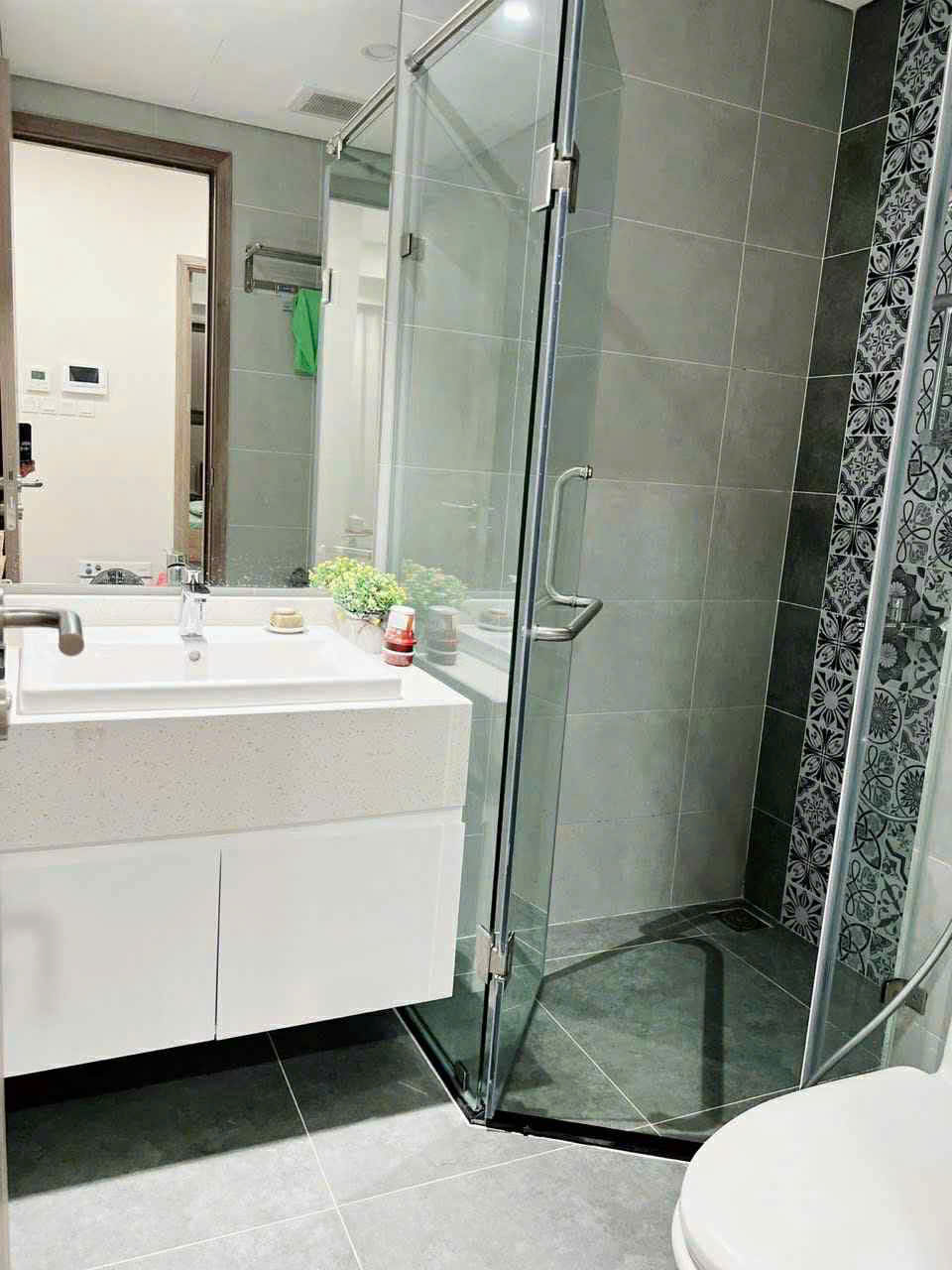 Cho thuê căn hộ 3 phòng ngủ ,đủ đồ bên tòa Haven Park Ecopark văn giang 8