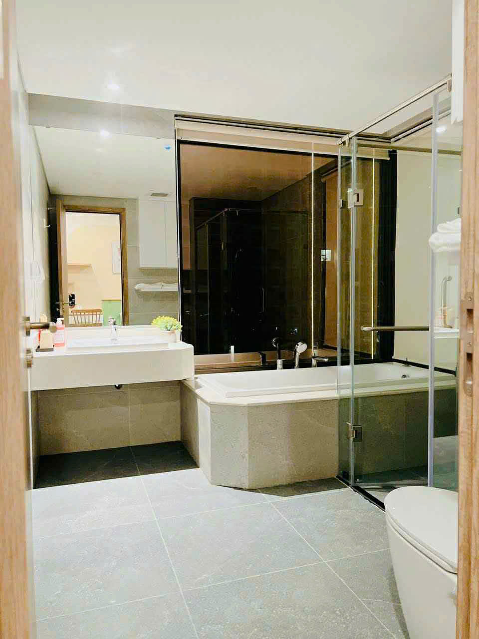 Cho thuê căn hộ 3 phòng ngủ ,đủ đồ bên tòa Haven Park Ecopark văn giang 9