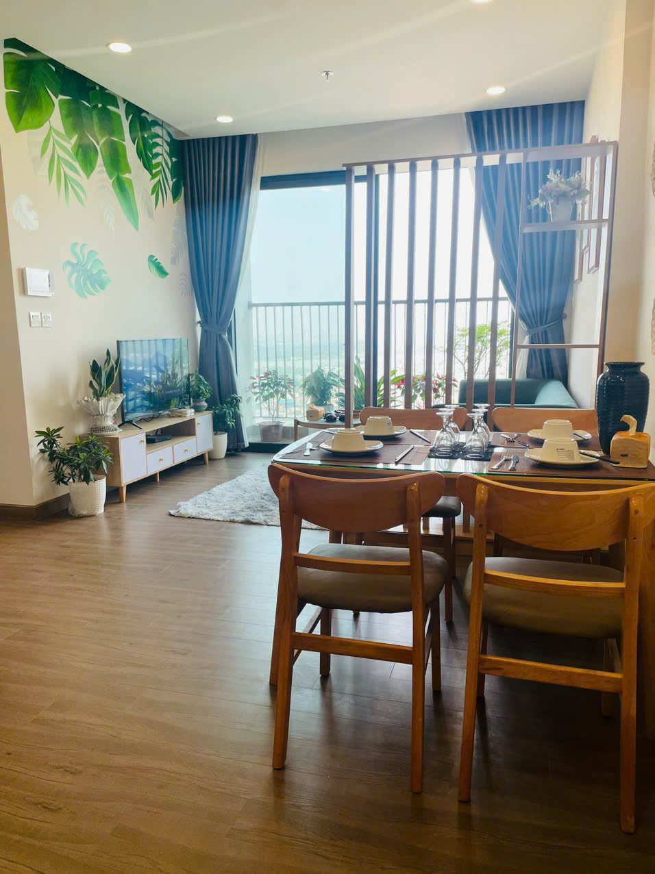 Cho thuê căn hộ 3 phòng ngủ, đủ đồ đẹp bên tòa Sky Oasis Ecopark 1