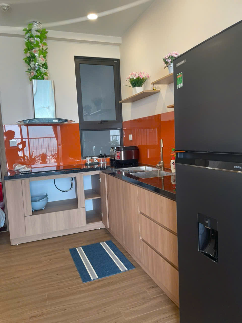 Cho thuê căn hộ 3 phòng ngủ, đủ đồ đẹp bên tòa Sky Oasis Ecopark 3